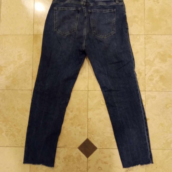 Old Navy Distressed Boyfriend Straight Jeans Mid-Rise Medium Wash, Women's US 2 - Picture 4 of 7